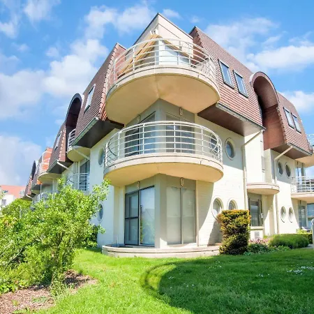 Homey In With Fenced Garden Apartment